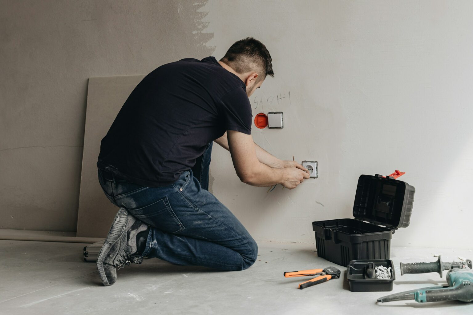 How to Plan the Electrical Wiring Layout for Your New Home | Down To