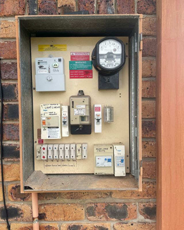 Out with the old and in with the new ⚡️A customer in Thornlands gave us a call to do a switchboard upgrade and to replace their old switchboard. Replaced all fuses and 4 pole safety switches with single pole safety switches.If your switchboard looks like this, don’t hesitate to contact us for a quote.📞 0408805066